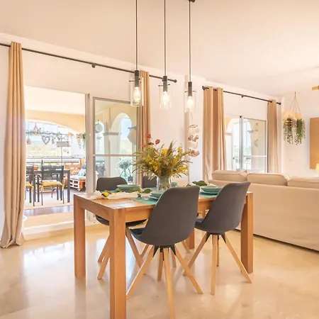 Luxury Golf, Pool & Pet Retreat - Happy Lejlighed *