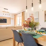 Apartament Luxury Golf, Pool & Pet Retreat - Happy