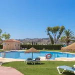 Luxury Golf, Pool & Pet Retreat - Happy Apartament