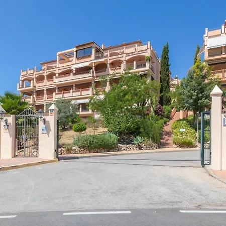 Apartament Luxury Golf, Pool & Pet Retreat - Happy *